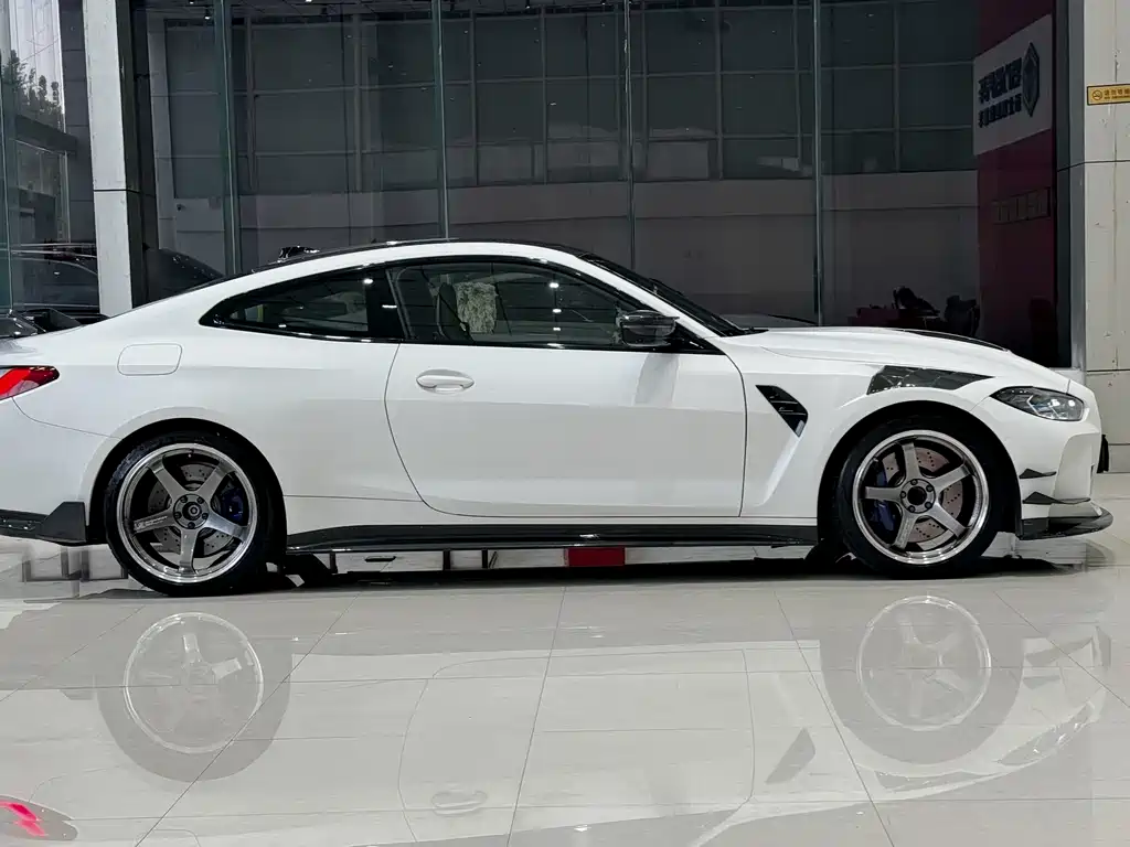 BMW M4 — миниатюра 5