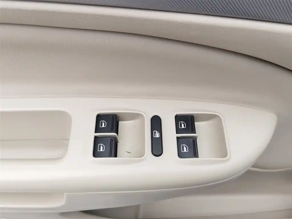 Skoda Octavia 2015 1.6L AT
