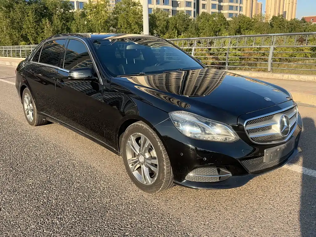 Mercedes-Benz E-Class — миниатюра 5