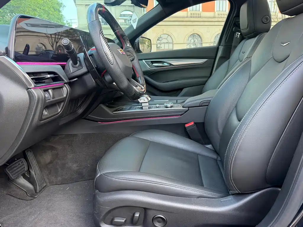 Cadillac CT5 — миниатюра 8