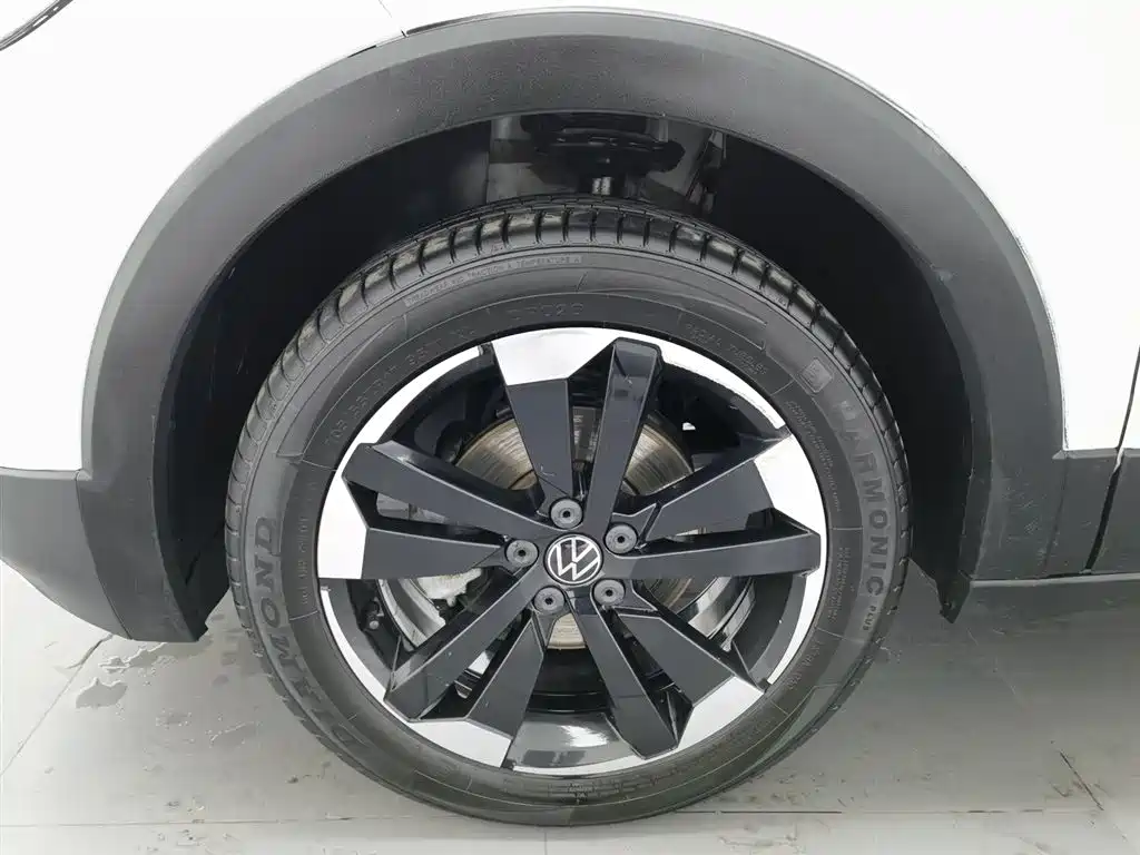 VOLKSWAGEN EXPLORING THE SHADOW