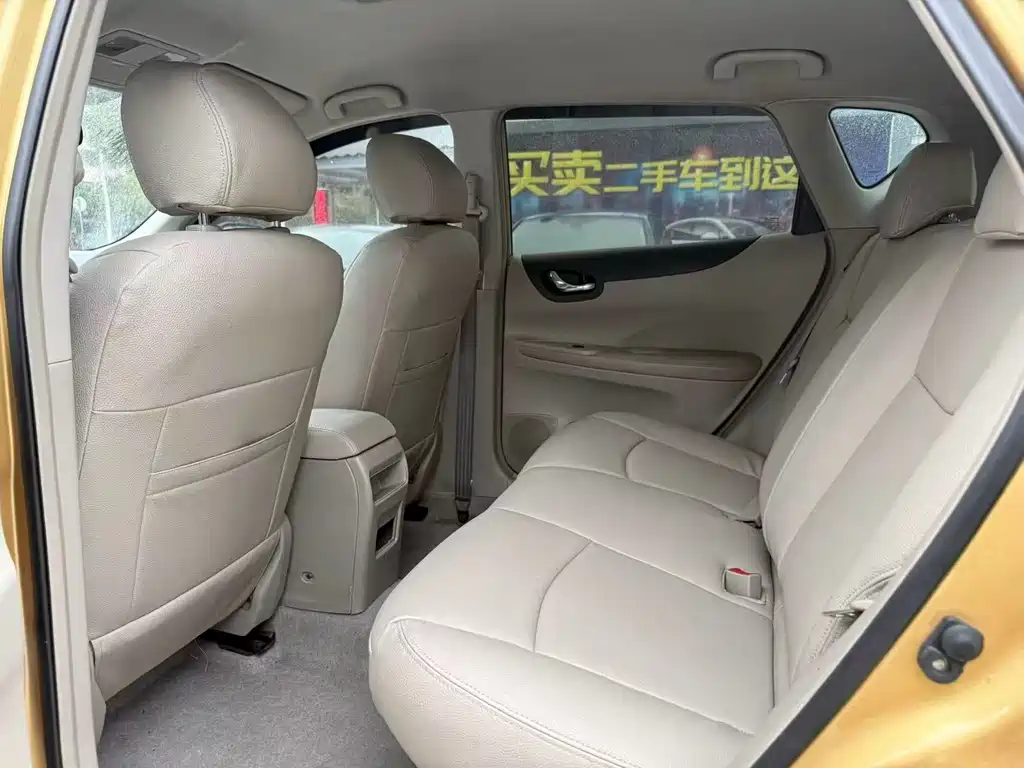 Nissan Tiida 2011 1.6L CVT Comfort