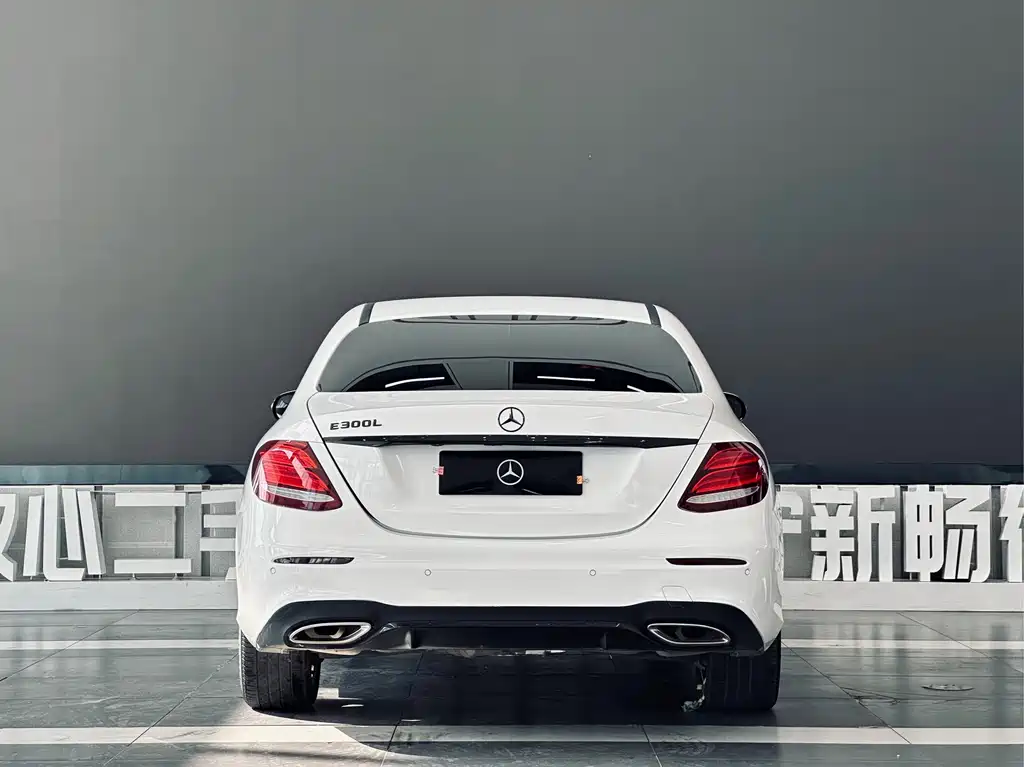 Mercedes-Benz E-Class — миниатюра 3