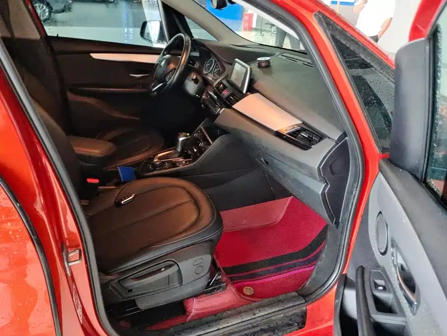BMW 2 Series Active Tourer — миниатюра 8
