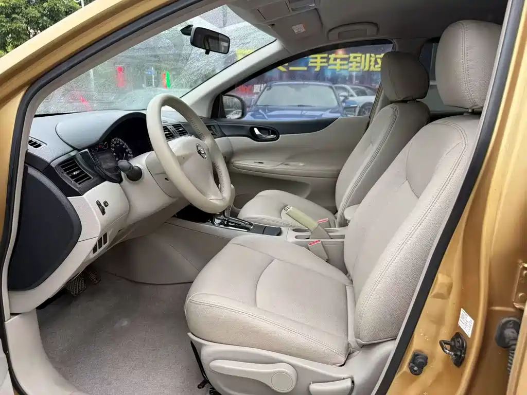 Nissan Tiida 2011 1.6L CVT Comfort
