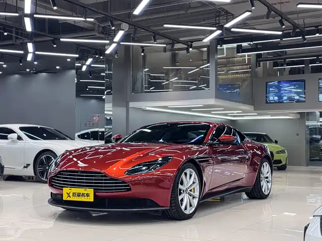 Aston Martin DB11