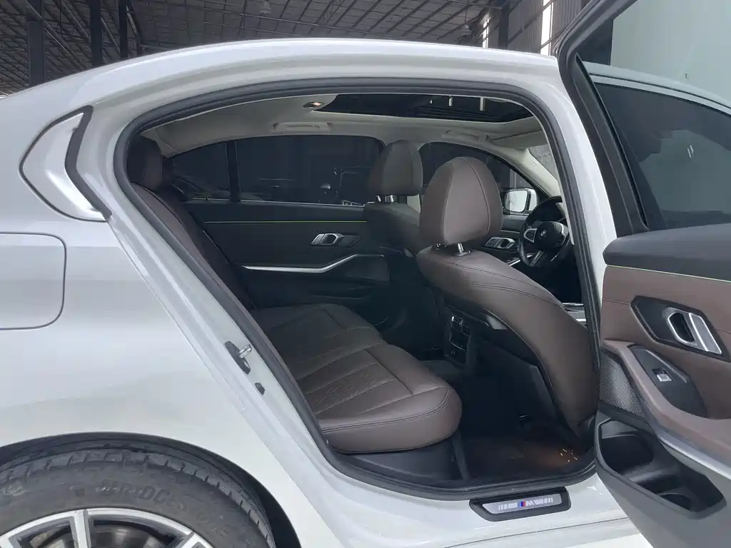 BMW 3 Series — миниатюра 17