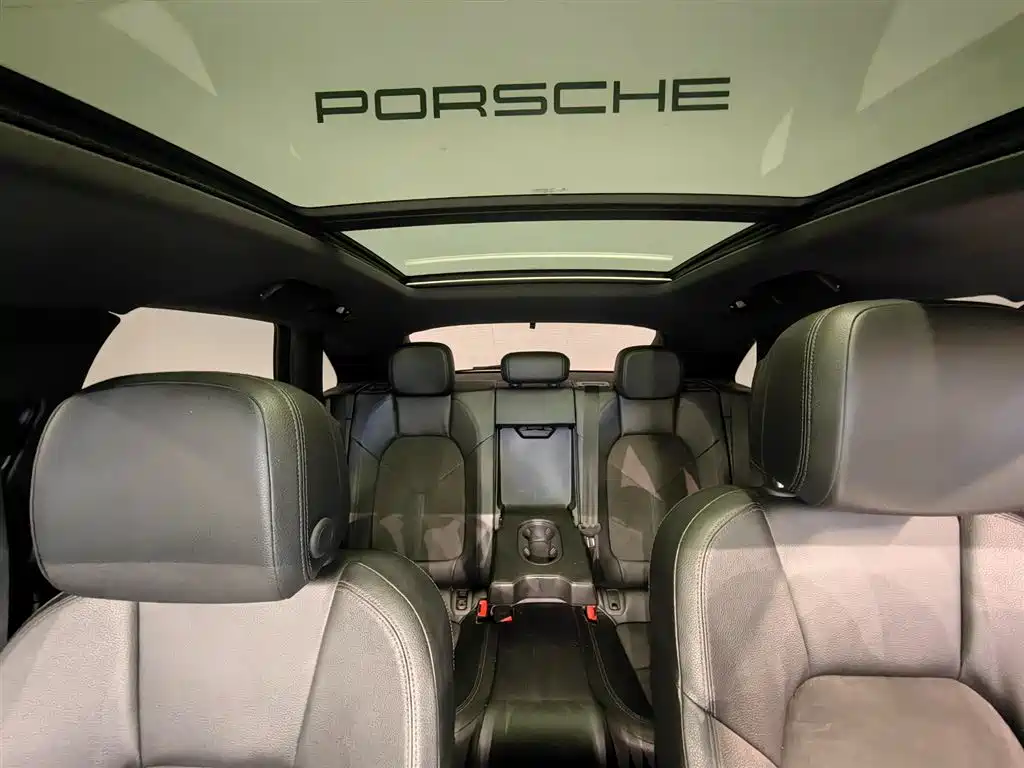 Porsche Macan — миниатюра 9