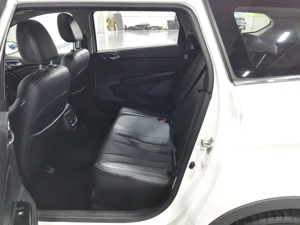 Baojun 310W — миниатюра 15