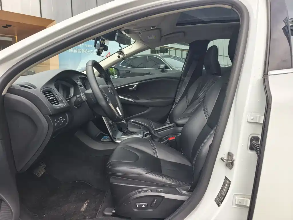 Volvo V40 2017 T3