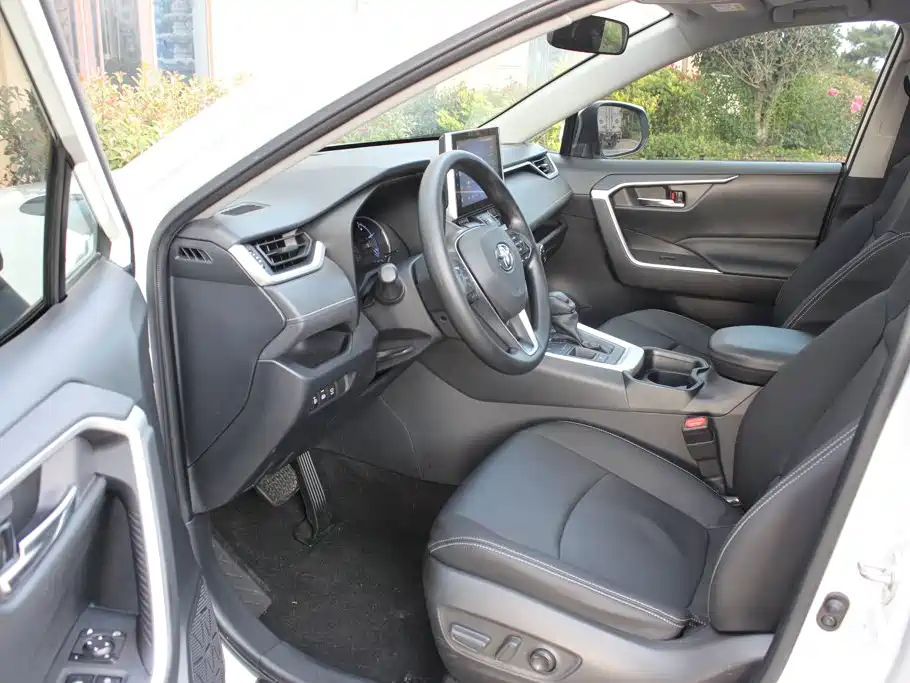 Toyota RAV4 — миниатюра 15