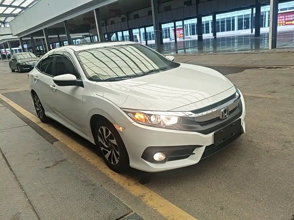 Honda Civic 2016 220TURBO CVT Luxury