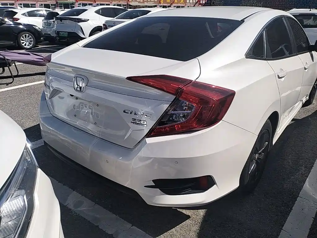 Honda Civic — миниатюра 7