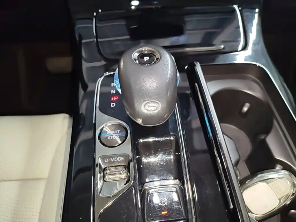 GAC Trumpchi E9 2023 — фото 13