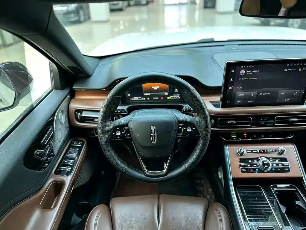 Lincoln Aviator — миниатюра 3