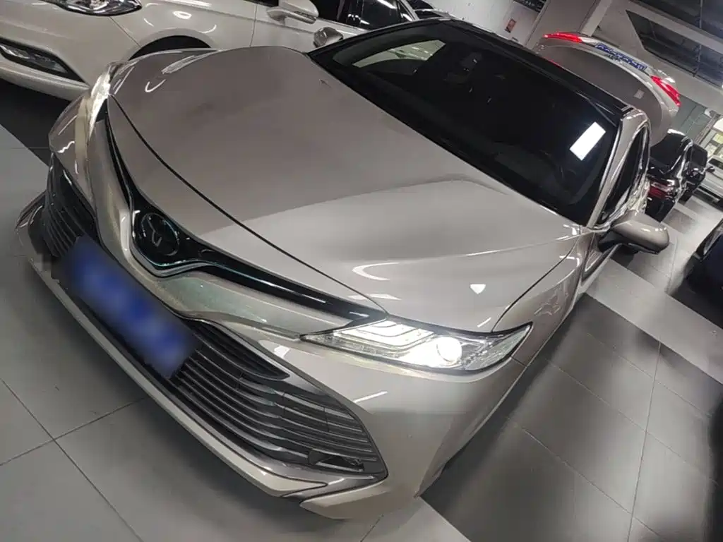 Toyota Camry — миниатюра 2