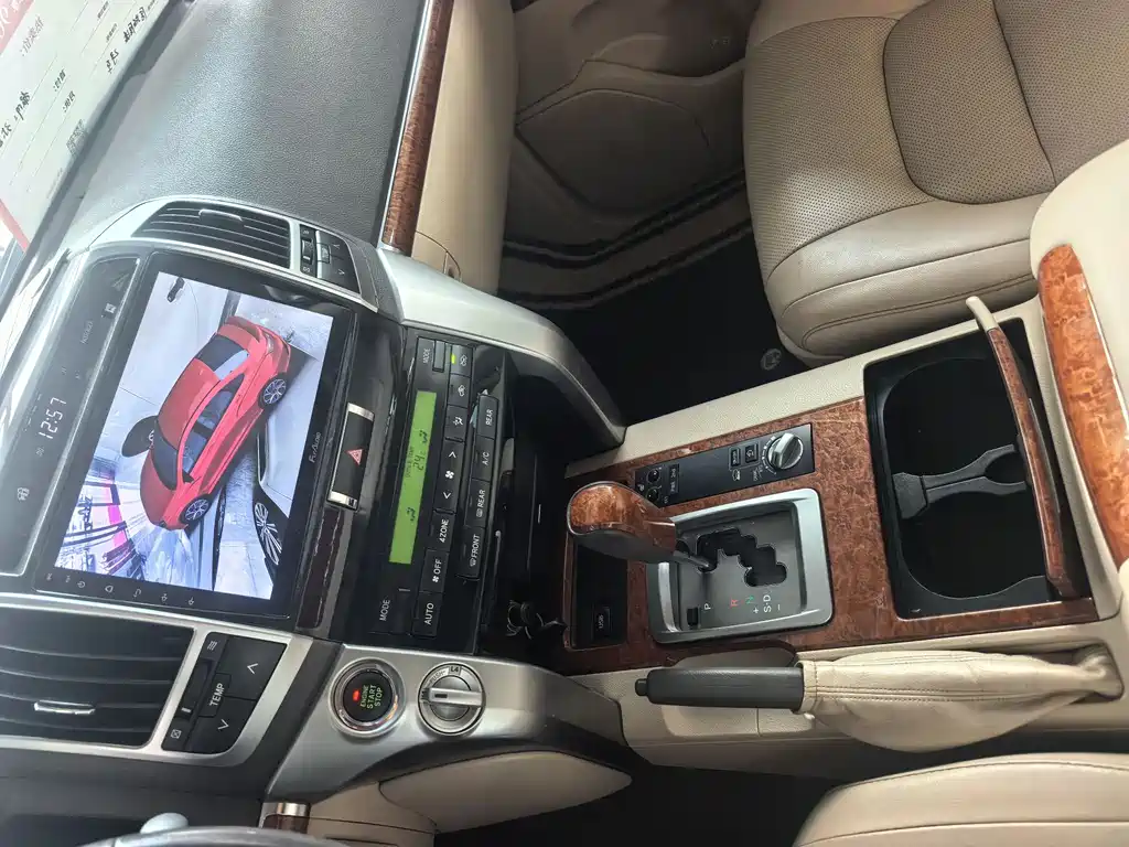 Toyota Land Cruiser 2012 4.6L AT VX-R