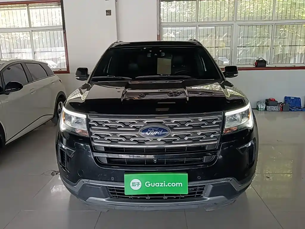 Ford Explorer (Import) — миниатюра 3