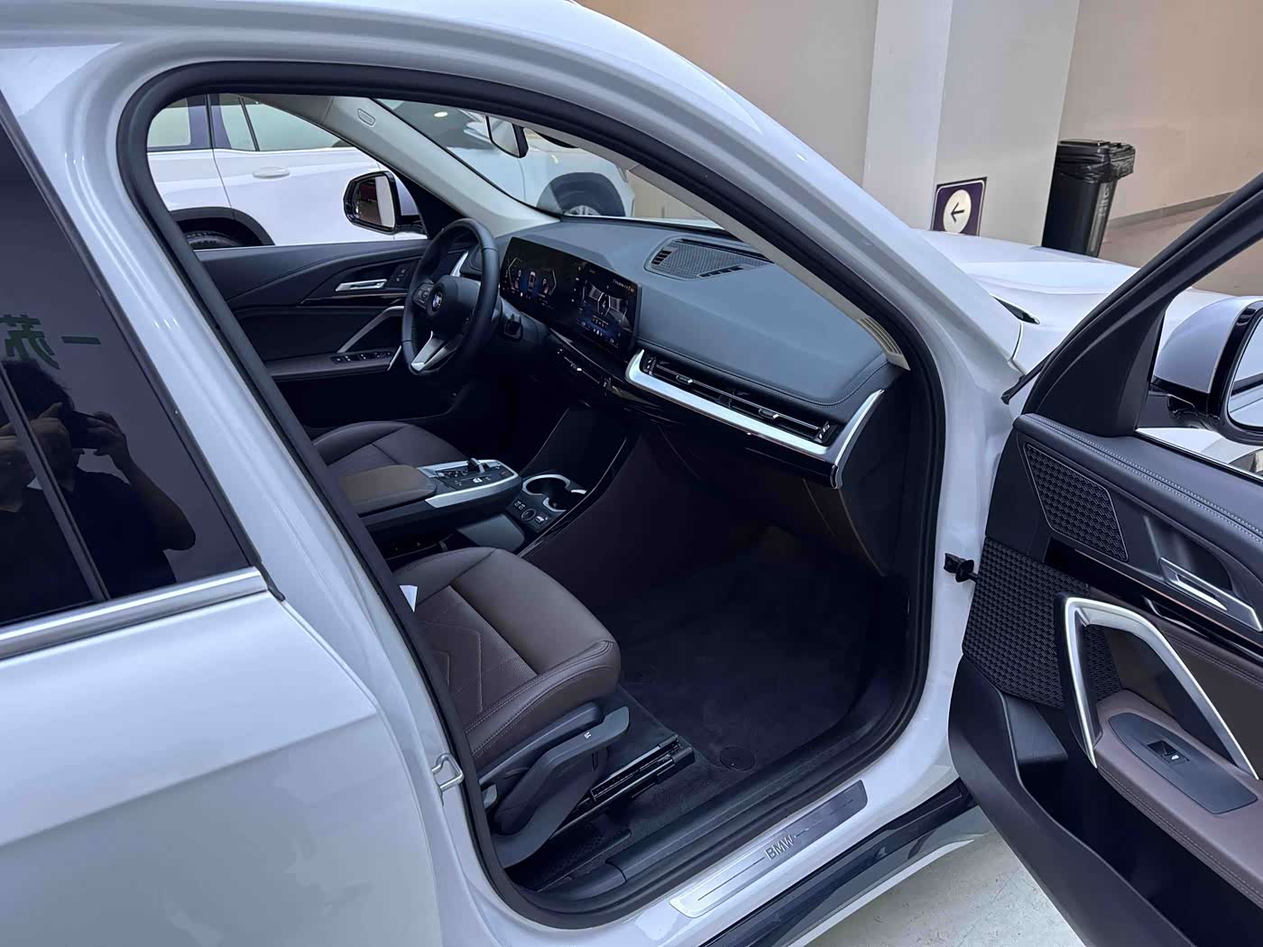 BMW X1 1.5 л 2023 г. Белый, пробег 23000 км