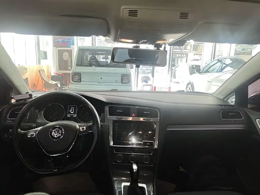 Volkswagen Golf — миниатюра 10
