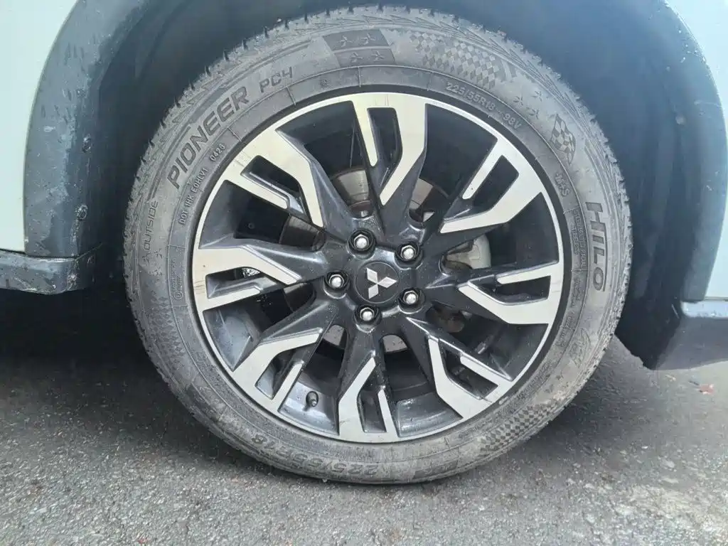 Mitsubishi Outlander — миниатюра 24