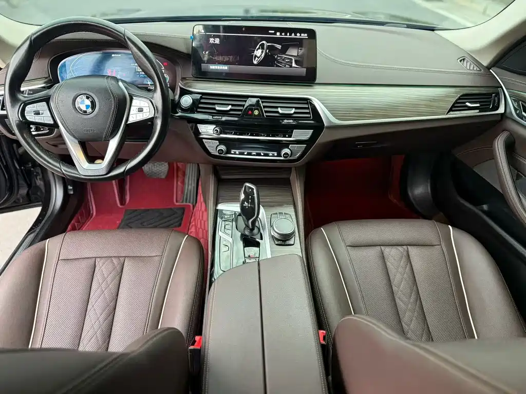 BMW 5 Series New Energy — миниатюра 6