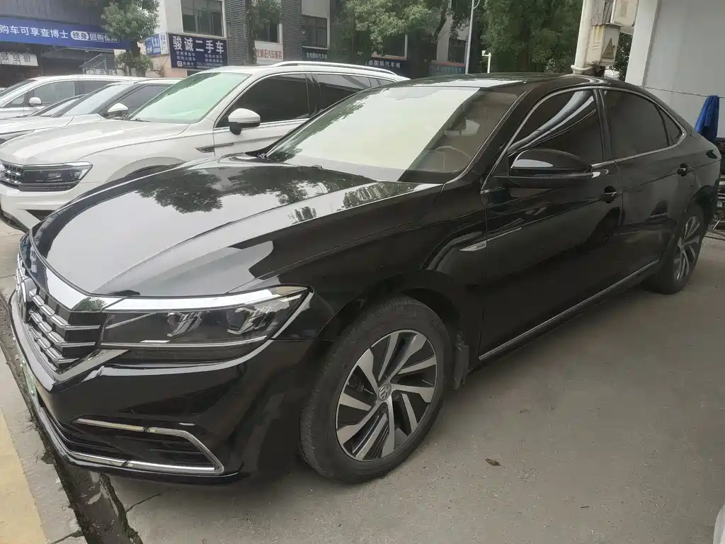 Volkswagen Passat PHEV — миниатюра 3