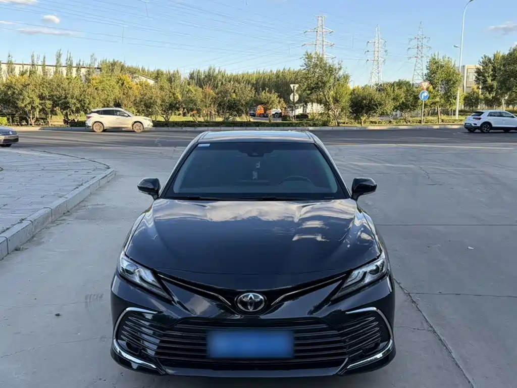 Toyota Camry — миниатюра 5