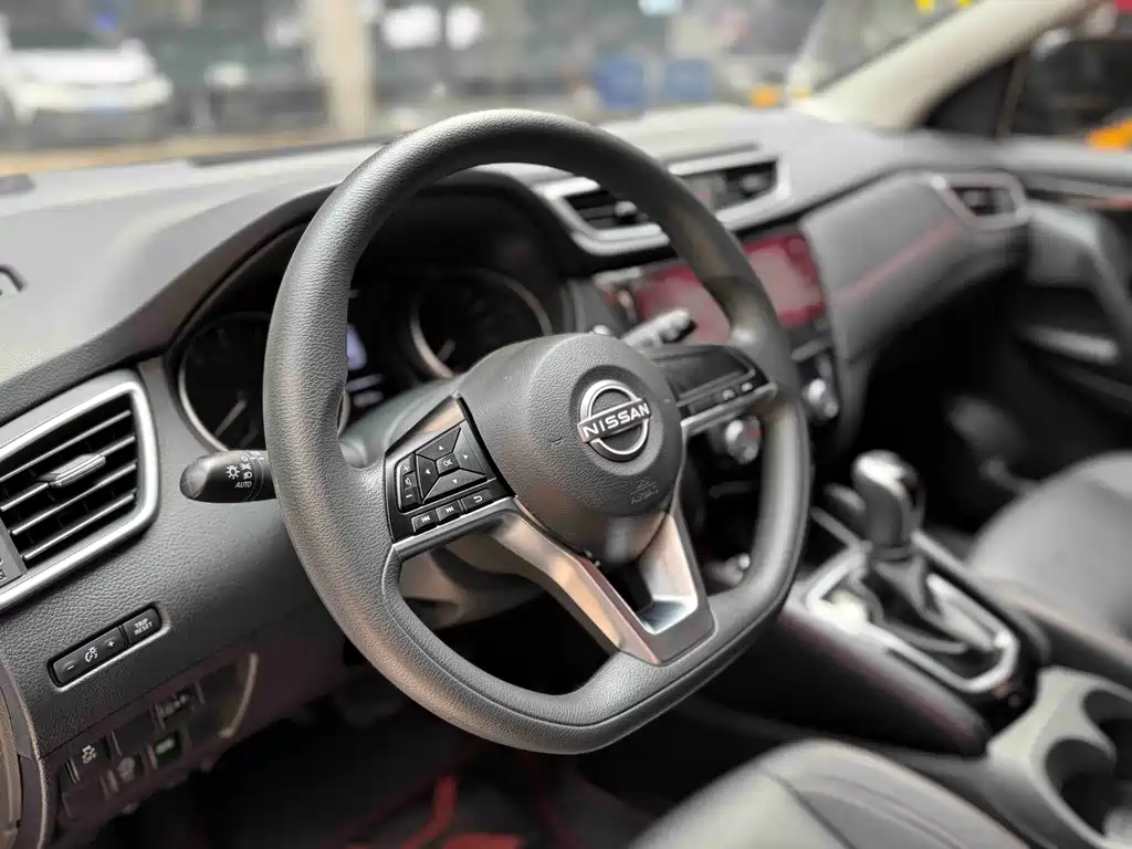 Nissan Qashqai — миниатюра 11