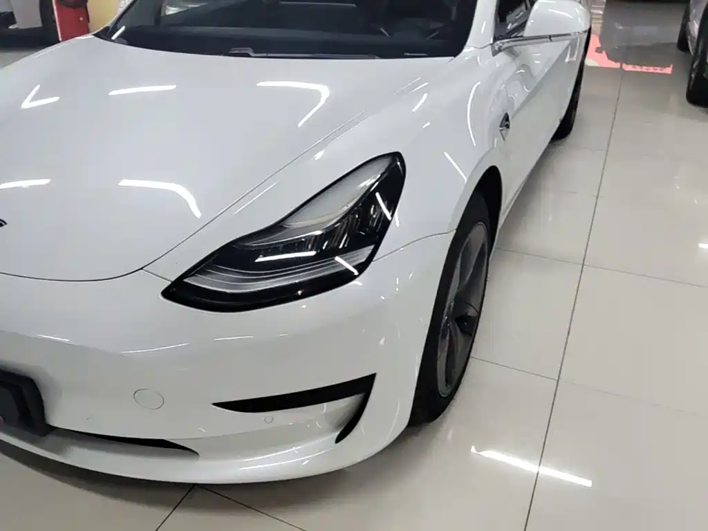 Tesla Model 3 — миниатюра 24
