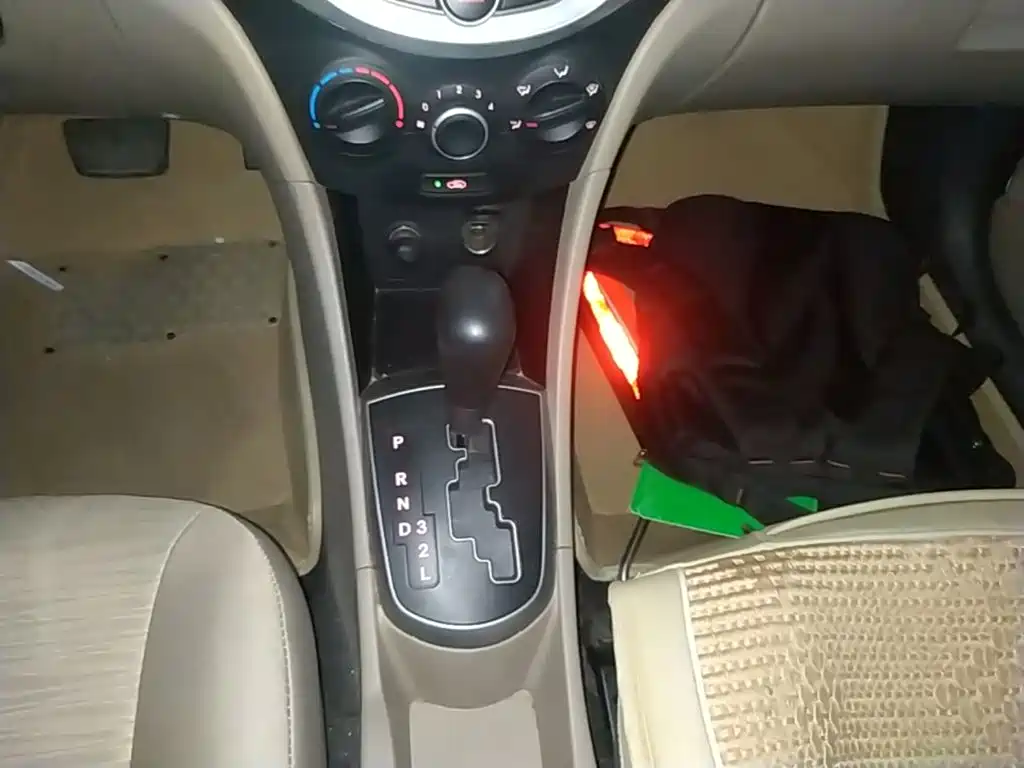 Hyundai Verna — миниатюра 14