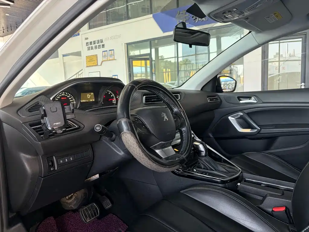 Peugeot 308 — миниатюра 8