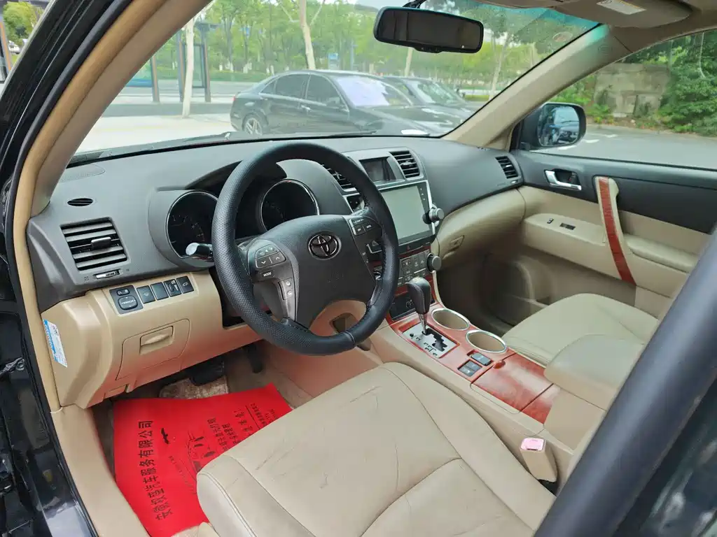 Toyota Highlander 2009 3.5L 7 мест