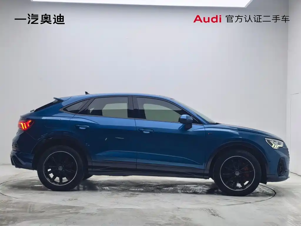 Audi Q3 Sportback 45 TFSI quattro Luxury Type, фото 3