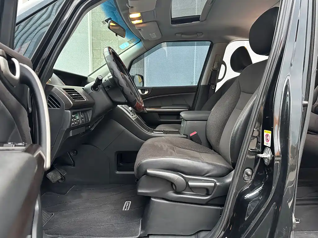Honda Elysion — миниатюра 7