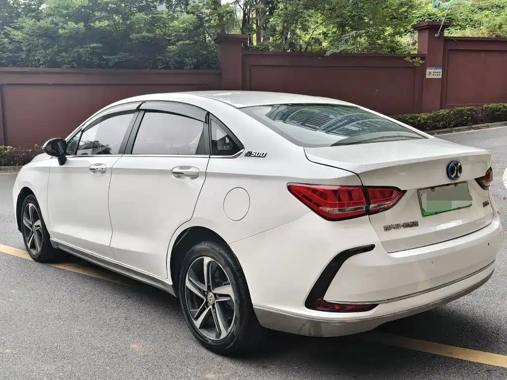 BAIC EU5 — миниатюра 3