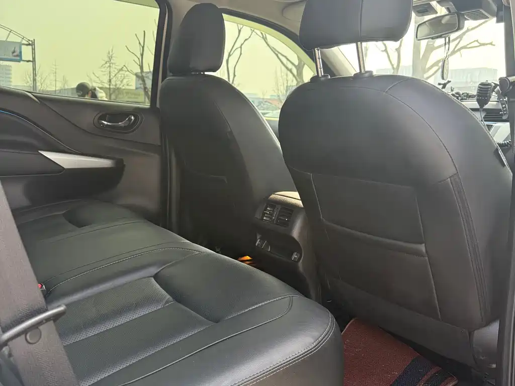 Nissan Terra — миниатюра 14