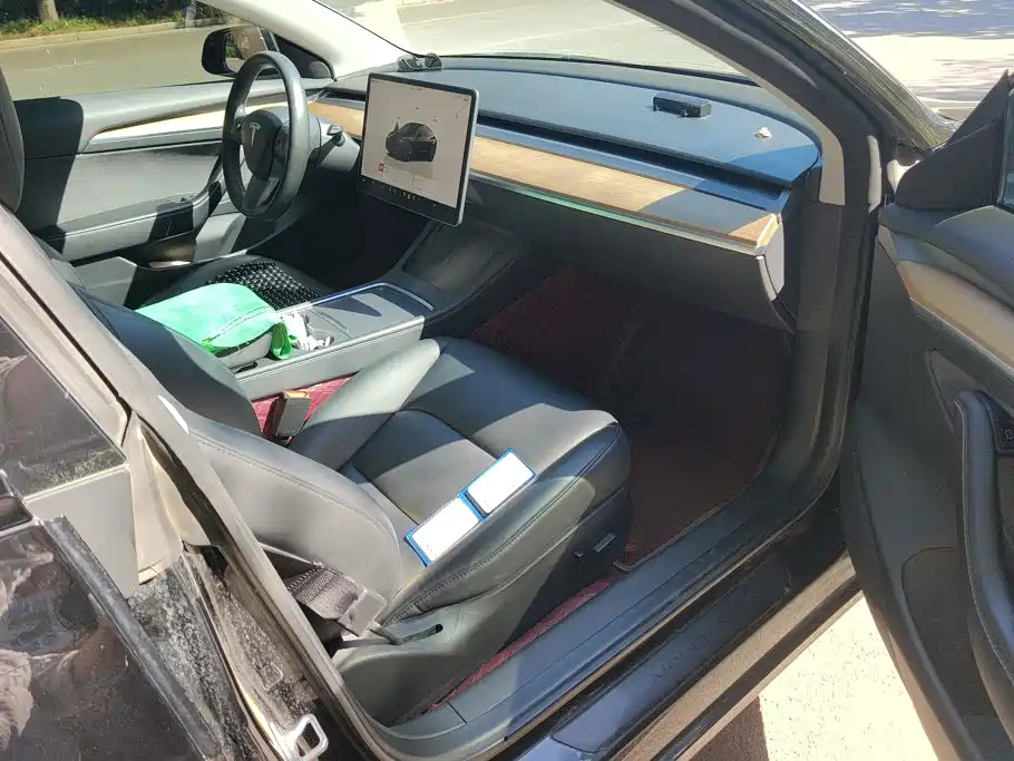 Tesla Model 3 — миниатюра 8
