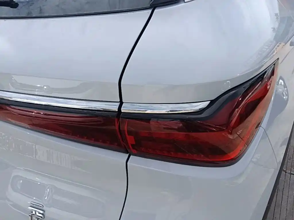 BYD Yuan Plus — миниатюра 8