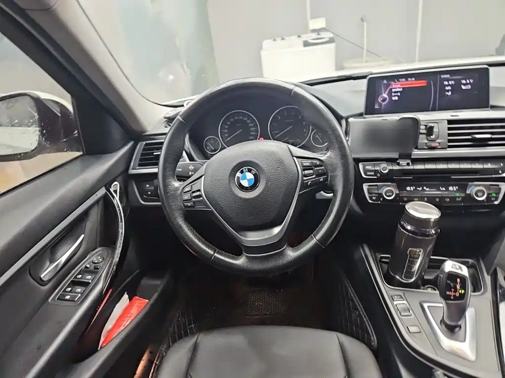 BMW 3 Series — миниатюра 6