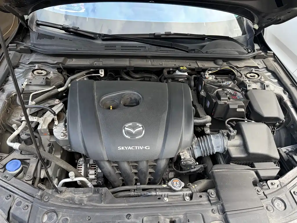 Mazda Mazda3 3 2023 2.0L AT