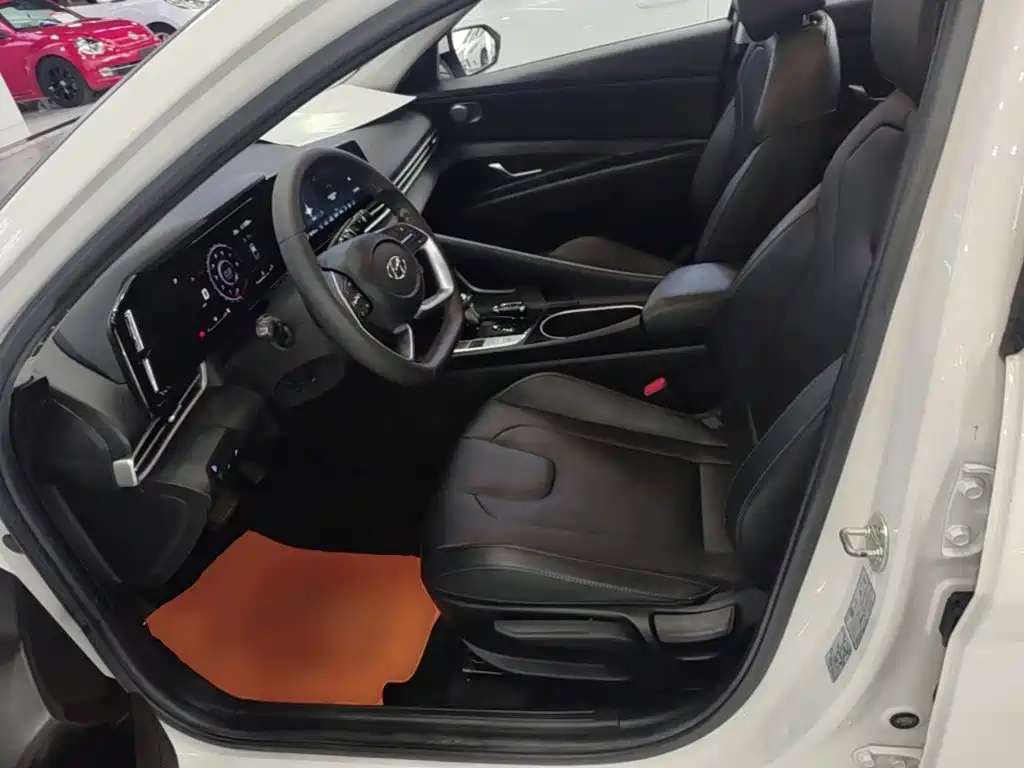 Hyundai Elantra — миниатюра 15
