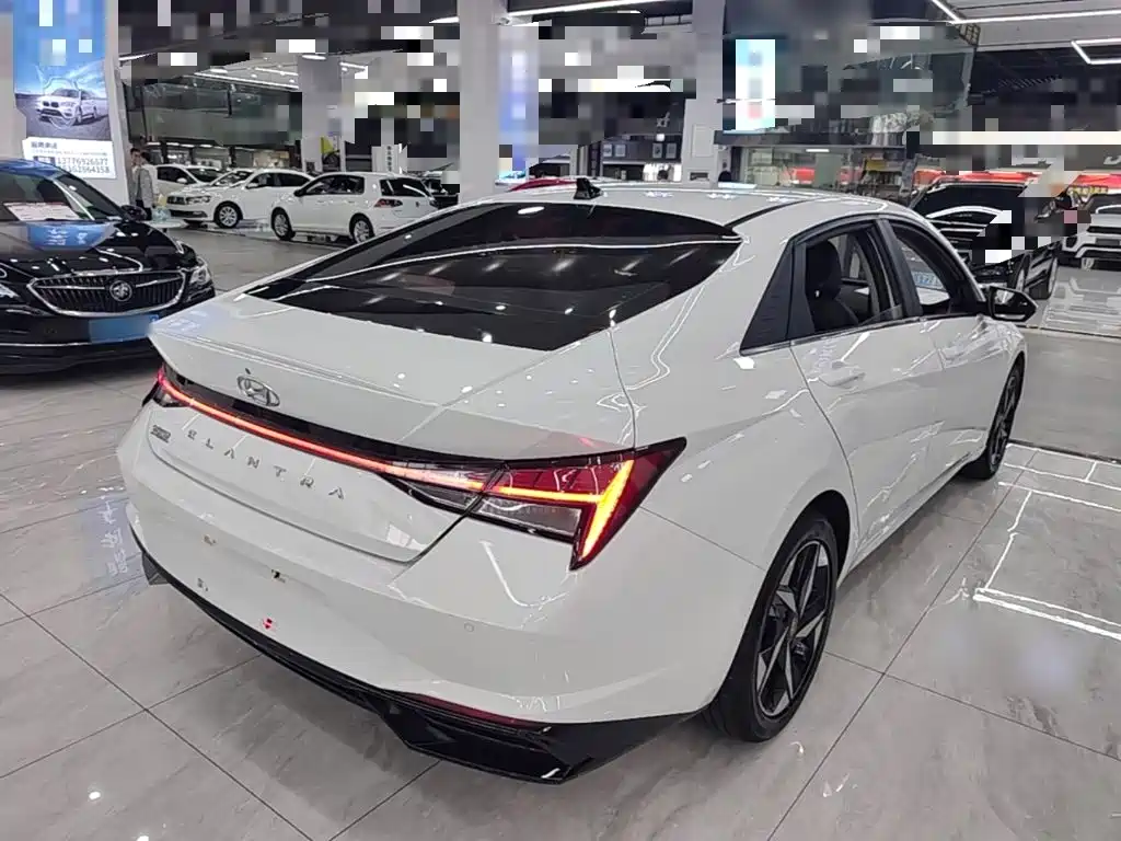 Hyundai Elantra — миниатюра 7