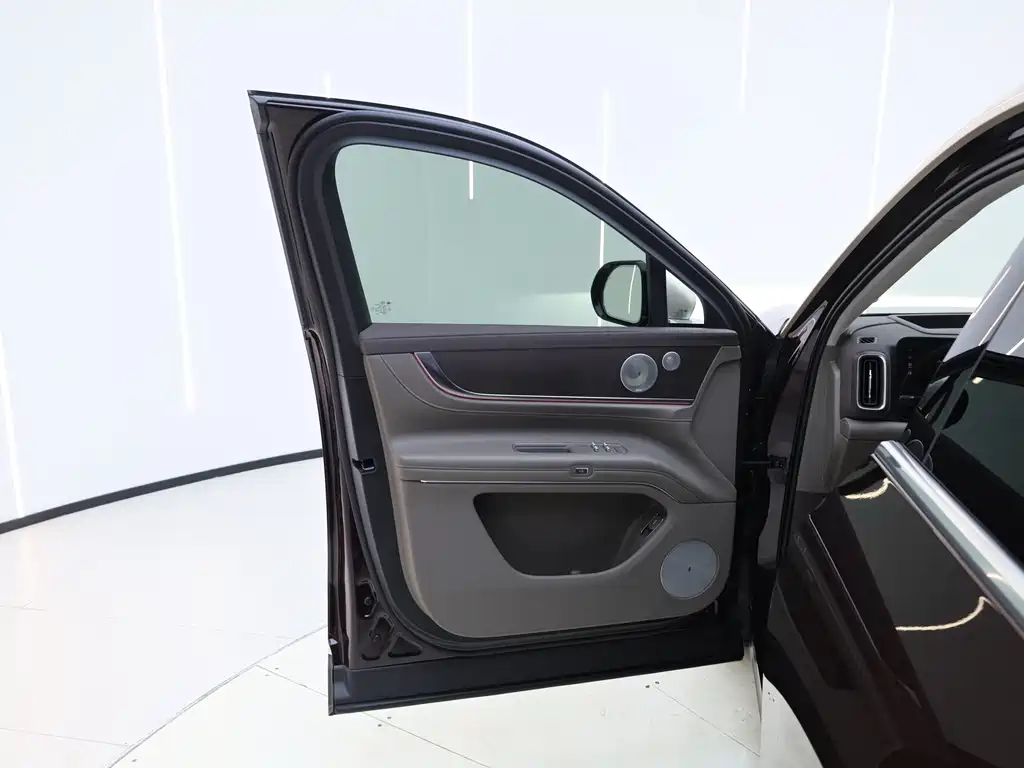 AITO ASK THE WORLD M9