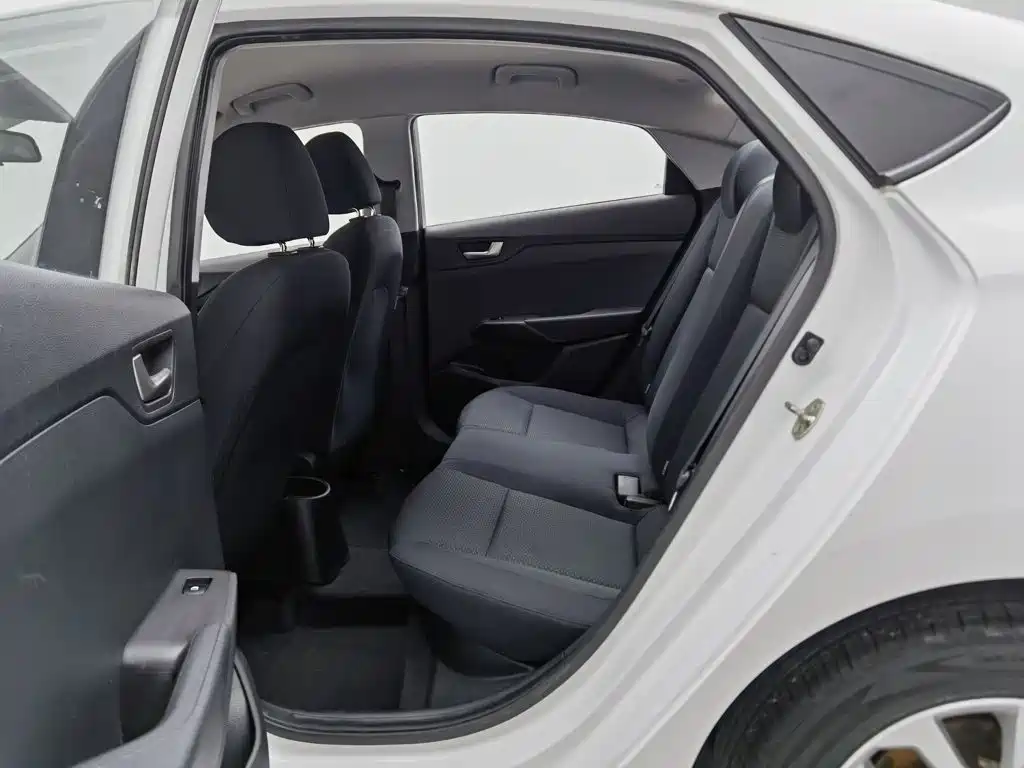 Hyundai Verna — миниатюра 15