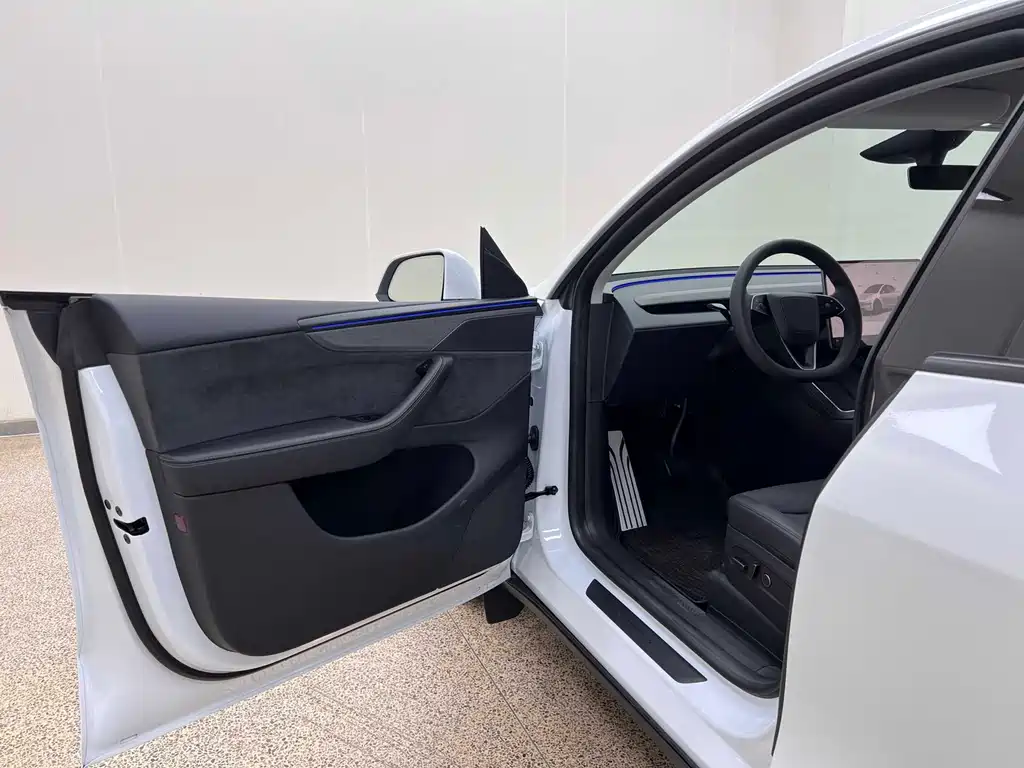 Tesla Model Y — фотографии объявления, Фото 18