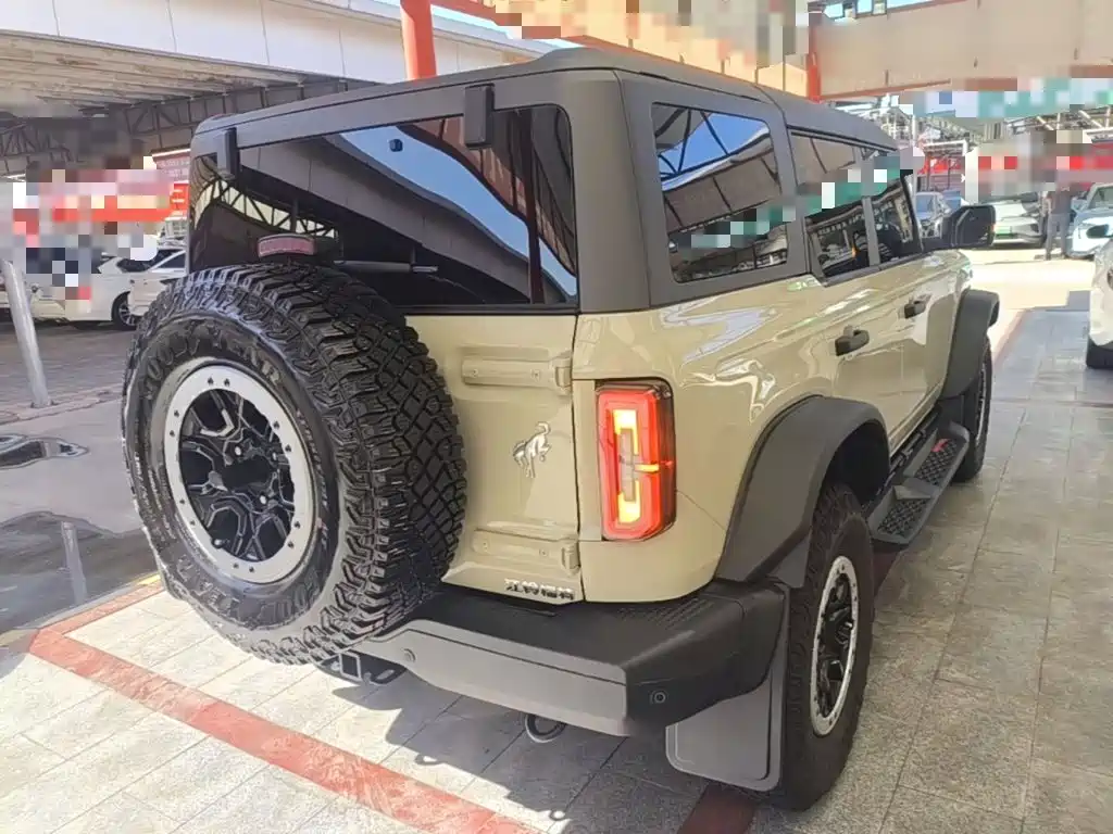Ford Bronco — миниатюра 7