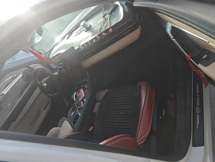 Geely Boyue L — миниатюра 8