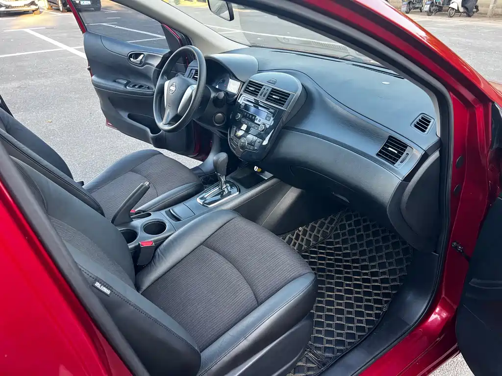 Nissan Tiida — миниатюра 18