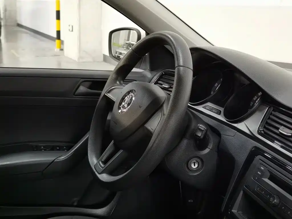 Skoda Rapid — миниатюра 24